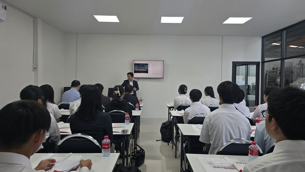 KOSEN students at Mayekawa Thailand